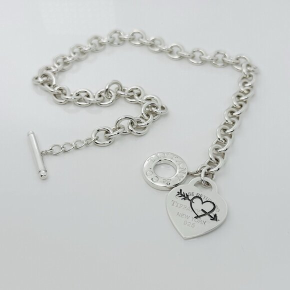 Authentic Return Tiffany Etched Bow Arrow Heart Tag Toggle Necklace in Silver - Picture 3 of 8